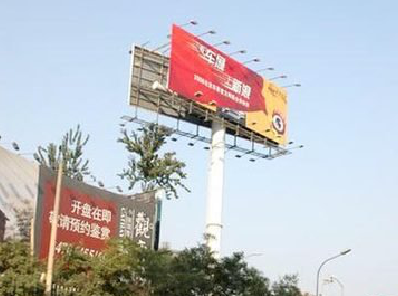 德保户外广告怎么做才能让人一眼记住？